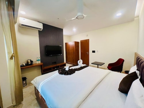 HOTEL GALADARI