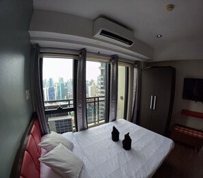 Comfort Double Room, Balcony, City View - Makati Haven (Makati)