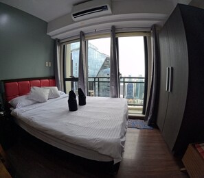 Comfort Double Room, Balcony, City View - Makati Haven (Makati)