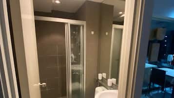 Comfort Double Room, Balcony, City View | Bathroom