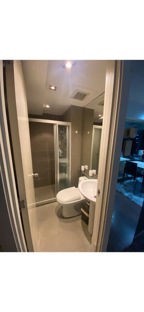 Bathroom - Makati Haven (Makati)