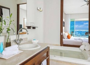 Bathroom - New Year’s Week-2BR Grand Mayan Suite - Sleeps 8 - Resort Access (Nuevo Vallarta)