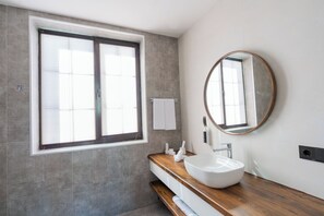 Bathroom - Sugovushan Hotel and Cottages (Sugovushan)