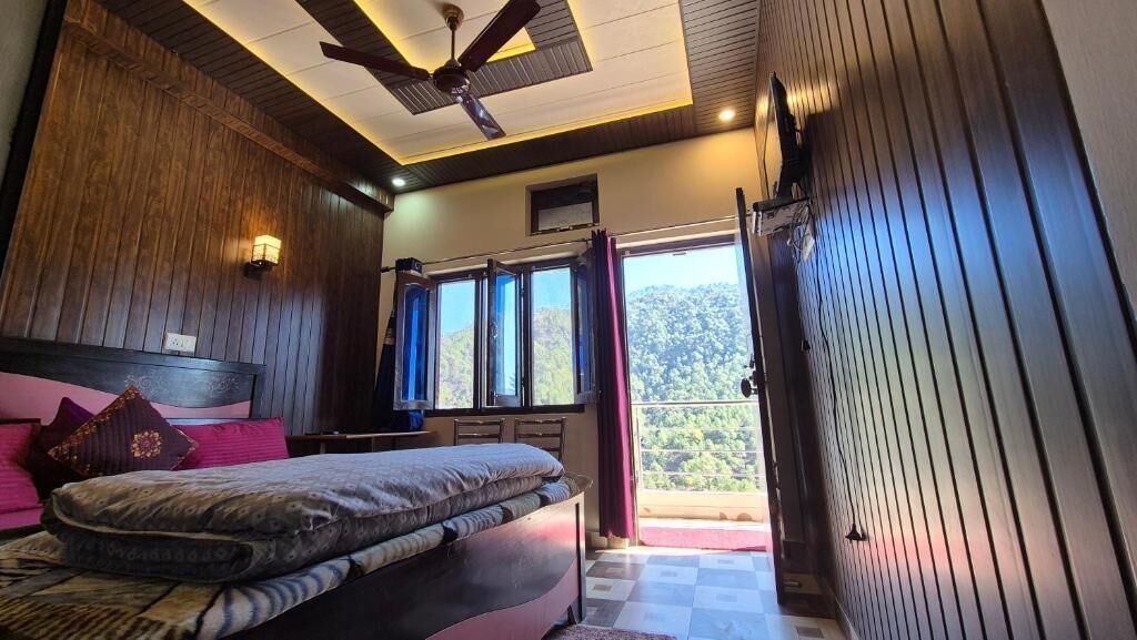 Deluxe Double Room, Balcony, Mountain View