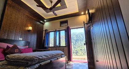 Bisht Hotel And Restaurant