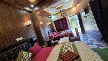 Deluxe Room, Balcony, Mountain View