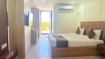 Luxury Double Room, City View