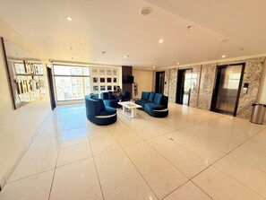 Lobby - Hotel The 10th Floor (Jaipur)