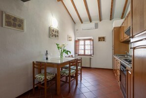 Classic Apartment, 2 Bedrooms | Private kitchen - Flat With Swimming Pool and air Conditioning (Peccioli)