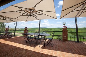 Comfort Apartment, 3 Bedrooms | Garden - Nice Apartment With Swimming Pool (Peccioli)