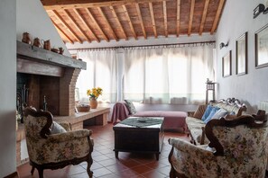 Comfort Apartment, 3 Bedrooms | Living room - Nice Apartment With Swimming Pool (Peccioli)