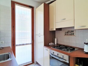Classic Apartment, 3 Bedrooms | Private kitchen - Belvilla by OYO Bos03/3 (Montegrino Valtravaglia)