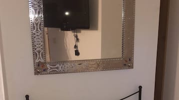 Studio, 1 Bedroom | Interior