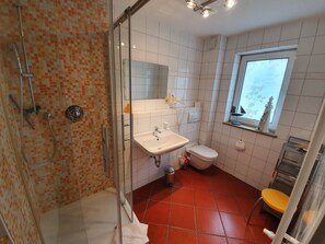 Bathroom - Vrbo Property (Binz)