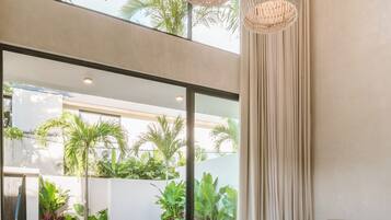 Villa Deluxe, patio, vistas al jardín | Interior