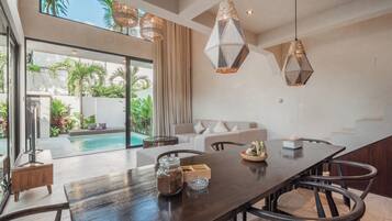 Villa Deluxe, patio, vistas al jardín | Restauración