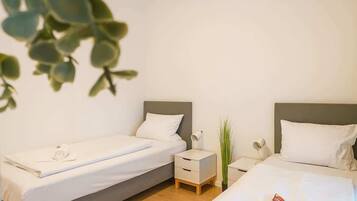 2 bedrooms, WiFi, bed sheets