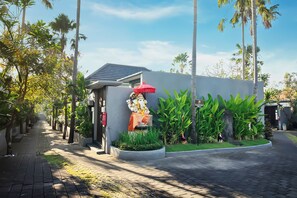 Property grounds - Grand Kesambi Villa (Kerobokan)