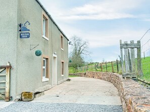 Property grounds - 3 bedroom accommodation in Brough (Brough)
