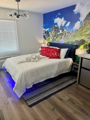 Near Airport, Hospital, MidTown, 58” TV - Apt 254