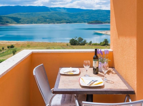 Hearts of Vrlika Country Stay