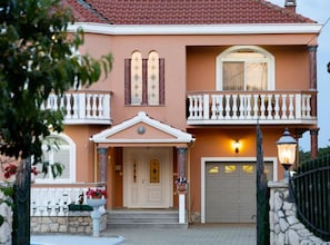 Villa (FourBedroom Villa with private Pool) | Exterior