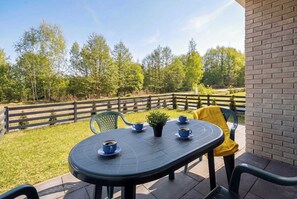 Outdoor dining - Berlińska 43 Jelenia Góra | Cosy Apartment | Garden (Jelenia Góra)