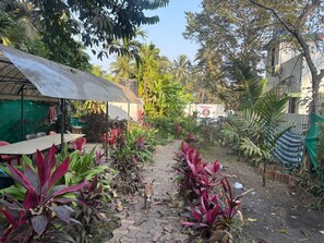 Outdoor dining - Villa The Kinara Resort (Kihim)