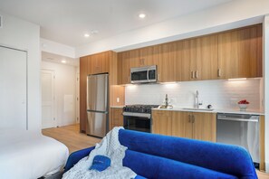 Interior - Modern Luxe Retreat + Rooftop Views | Little Italy Locale | Ancora by AvantStay (San Diego)