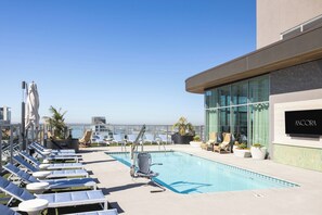 Pool - Modern Luxe Retreat + Rooftop Views | Little Italy Locale | Ancora by AvantStay (San Diego)