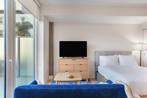 Free WiFi, bed sheets - Modern Luxe Retreat + Rooftop Views | Little Italy Locale | Ancora by AvantStay (San Diego)