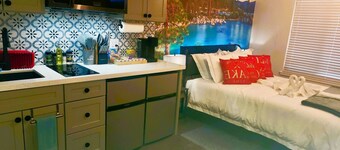 Near Airport, Hospital, MidTown, 58” TV - Apt 150