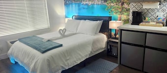 Near Airport, Hospital, 58” TV Apt 151
