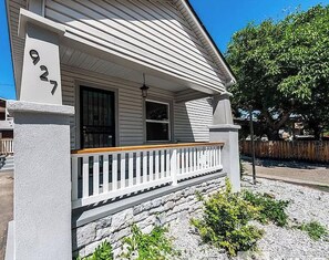 Exterior - Deco Studio Retreat with Fireplace, WiFi, Queen Bed (Reno)