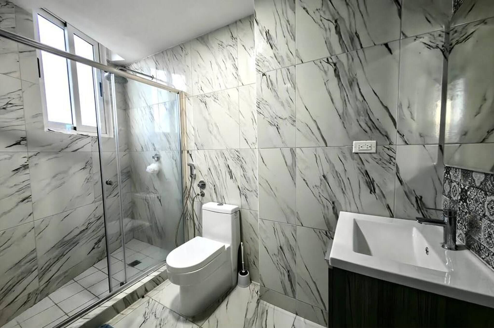 Shower, towels