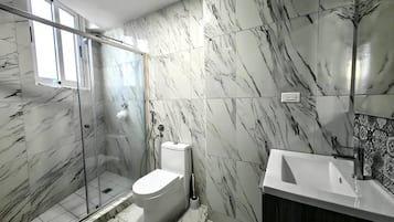 Shower, towels