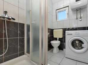 House (Three Bedroom Holiday Home with Sea V) | Bathroom | Shower, towels - Seaside Retreat- Villa Ruža, Hvar Island (Jelsa)