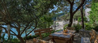Seaside Retreat- Villa Ruža, Hvar Island