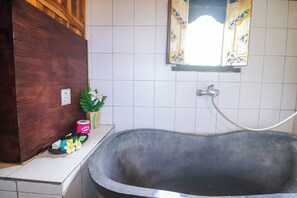 Bathroom - Ubud Nature Escape Bungalow ricefield view (Kecamatan Ubud)