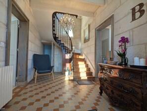 Interior - Gîte Le Brissonneau Charente Swimming pool 4 bedrooms & 4 bathrooms large parking lot (Saint-Saturnin)