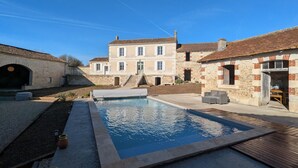 Unclassified image, 5 of 51, button - Gîte Le Brissonneau Charente Swimming pool 4 bedrooms & 4 bathrooms large parking lot (Saint-Saturnin)