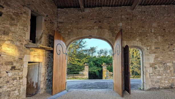 Unclassified image, 1 of 51, button - Gîte Le Brissonneau Charente Swimming pool 4 bedrooms & 4 bathrooms large parking lot (Saint-Saturnin)