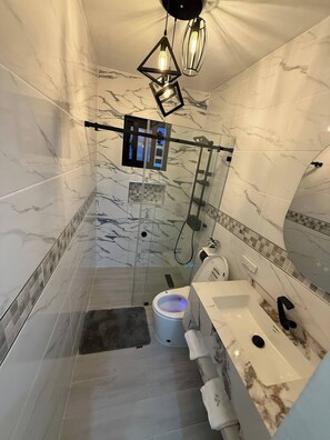 Bathroom - propiedad para pasarla bien (Santo Domingo Este)