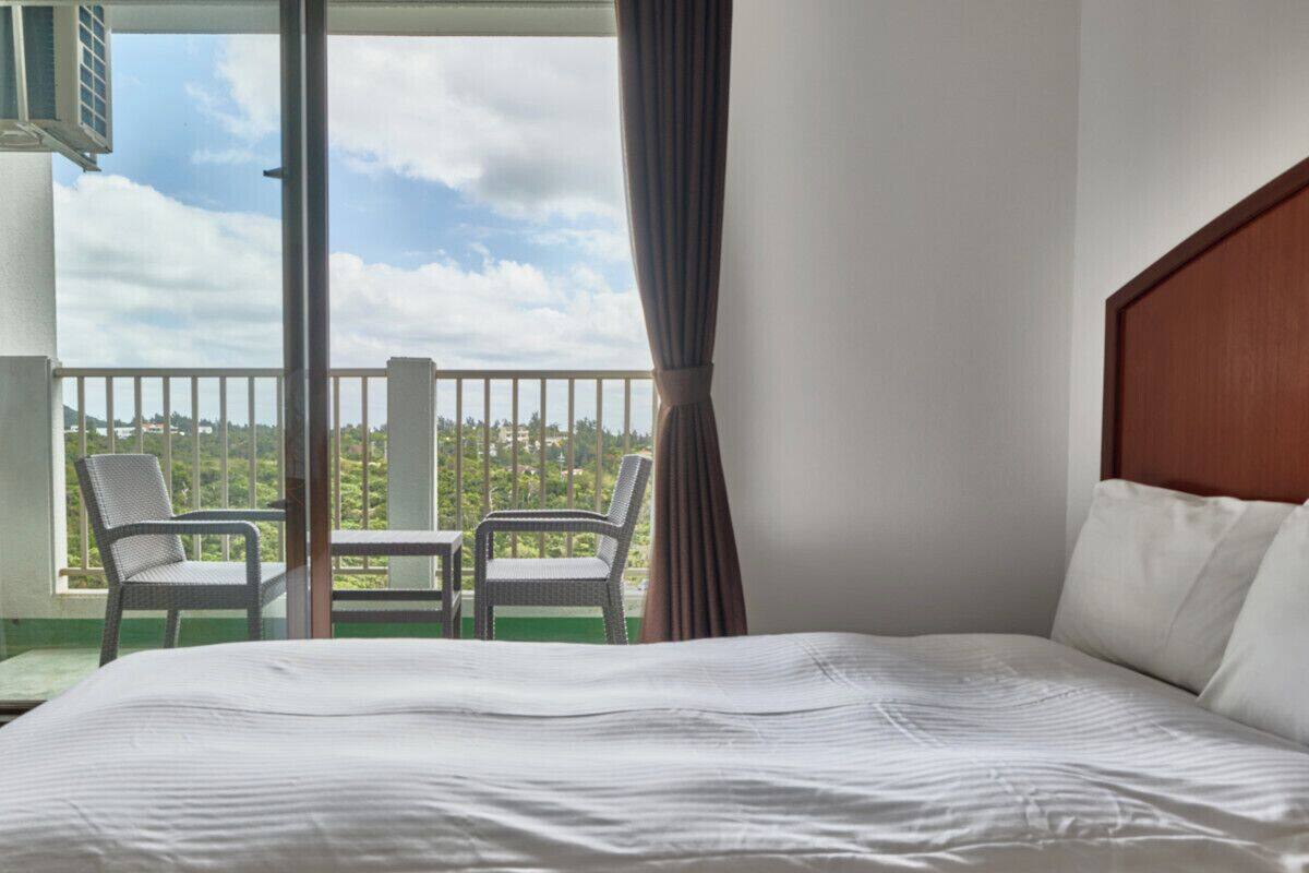 Basic Twin Room, Balcony, Hill View