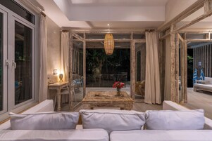 Deluxe Villa, Patio, Pool View | Interior