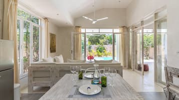 Zona de menjador de l'habitació