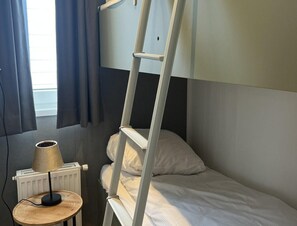 Chalet - Stylish Beachside Lodge for 6 (Scherpenisse)