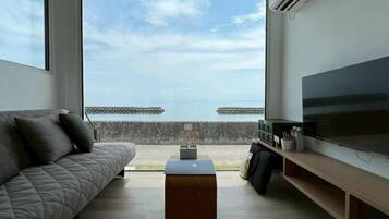 Standard Twin Room, Non Smoking, Ocean View (N03) | Living area