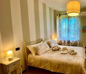 Classic Double Room, Hill View | Free WiFi - Agriturismo con cucina Il Favaio (Paciano)