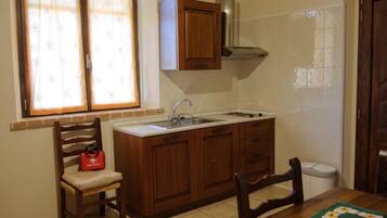 Classic-Apartment, Blick auf den Innenhof | Eigene Küche